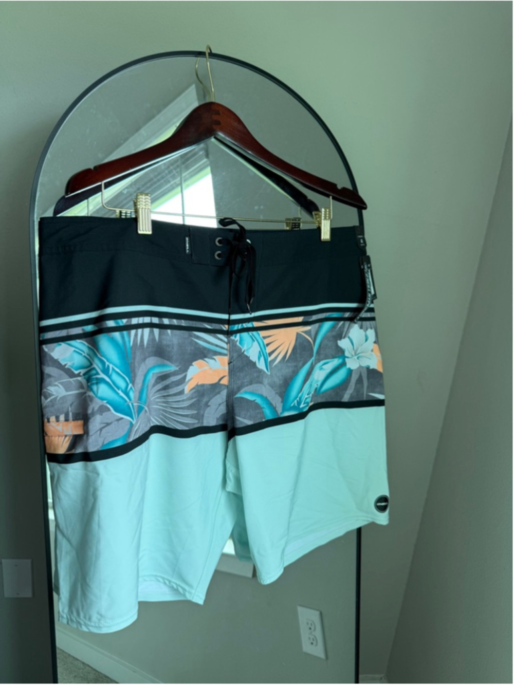 Oniell hyperfreak boardshorts NWT 40
